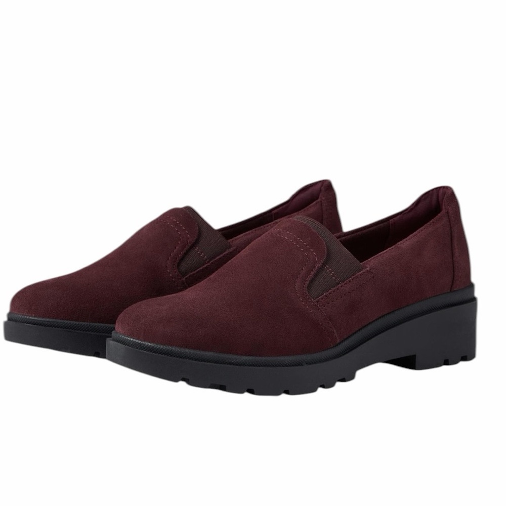 Clarks Burgandy Calla Rae Suede Loafers size 9